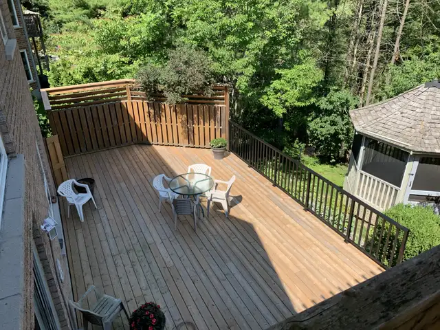 4 Bedroom, 3 Bath Executive Home in ravine setting - Photo 7