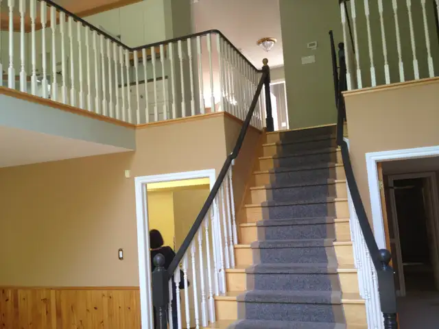 4 Bedroom, 3 Bath Executive Home in ravine setting - Photo 10