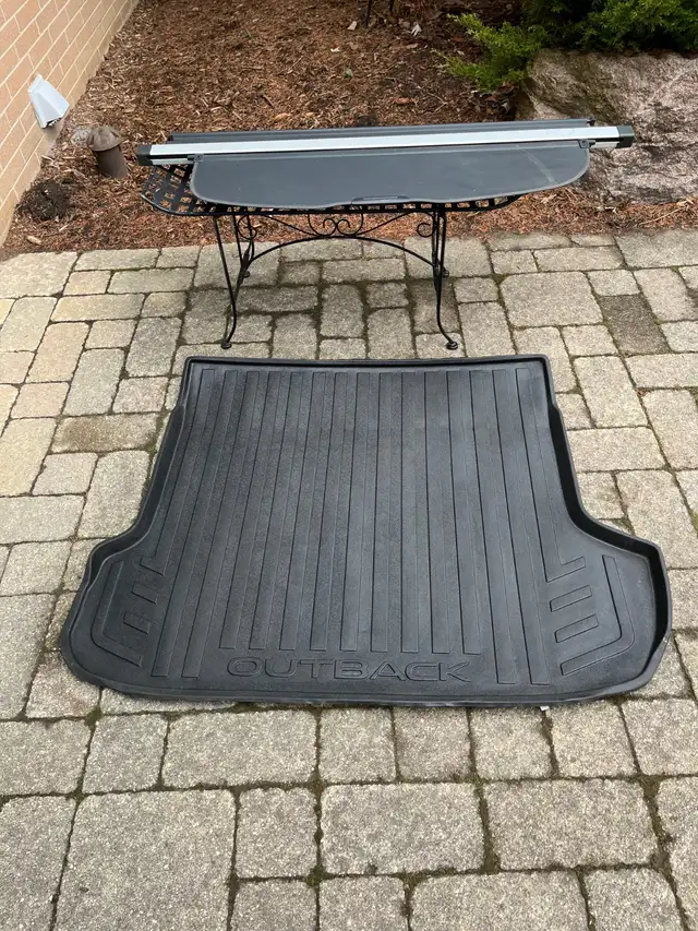 SUBARU OTBACK REAR FLOOR MAT AND COVER