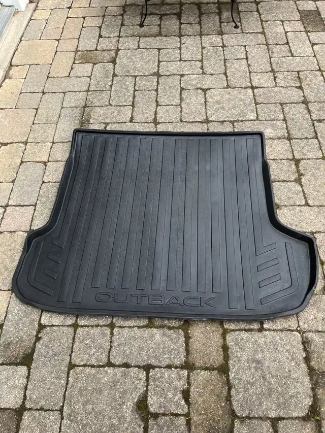 SUBARU OTBACK REAR FLOOR MAT AND COVER - Photo 3