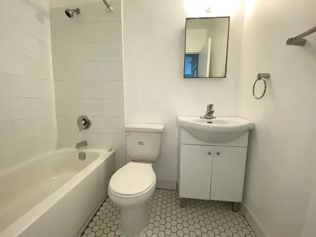 South Facing 1-Bedroom Apartment in Quiet Building in Brampton - Photo 6