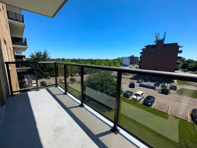 South Facing 1-Bedroom Apartment in Quiet Building in Brampton - Photo 7