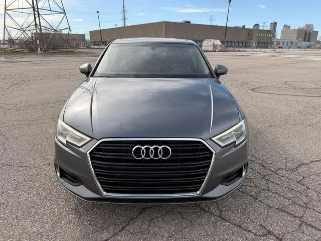 2017 Audi A3 2.0T Komfort- GREAT SHAPE-APPLE CAR PLAY! CERTIFICA - Photo 2