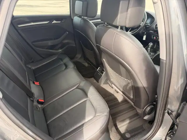 2017 Audi A3 2.0T Komfort- GREAT SHAPE-APPLE CAR PLAY! CERTIFICA - Photo 11