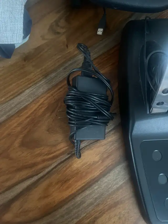 steering wheel Logitech g920 - Photo 2