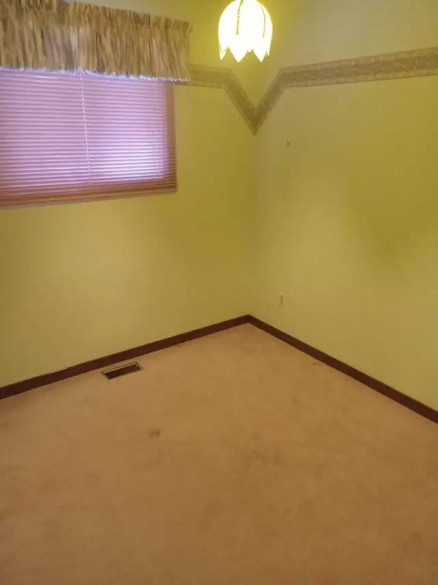 3 -Private Rooms For Rent in Walkerville Area Windsor - Photo 7