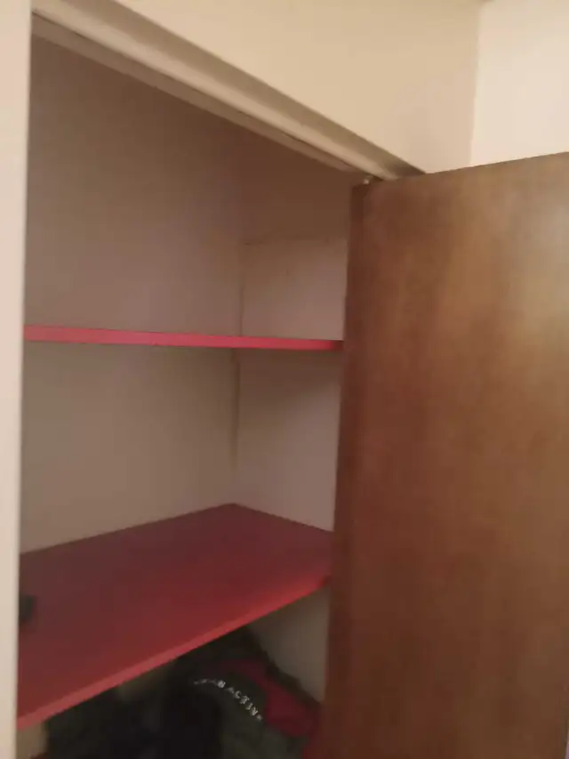 3 -Private Rooms For Rent in Walkerville Area Windsor - Photo 8