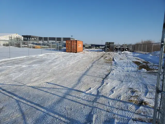 COMPOUND SPACE FOR RENT 50x100' - Photo 4