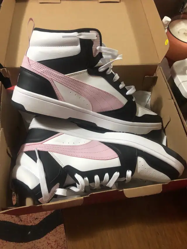 womens Shoes for sale $ 60 Size 9