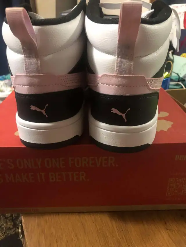 womens Shoes for sale $ 60 Size 9 - Photo 2