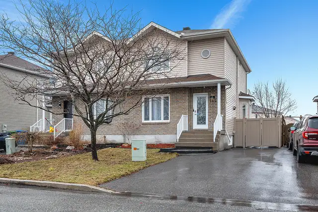 Maison rénové 4 chambres   piscine chauffée – secteur recherché