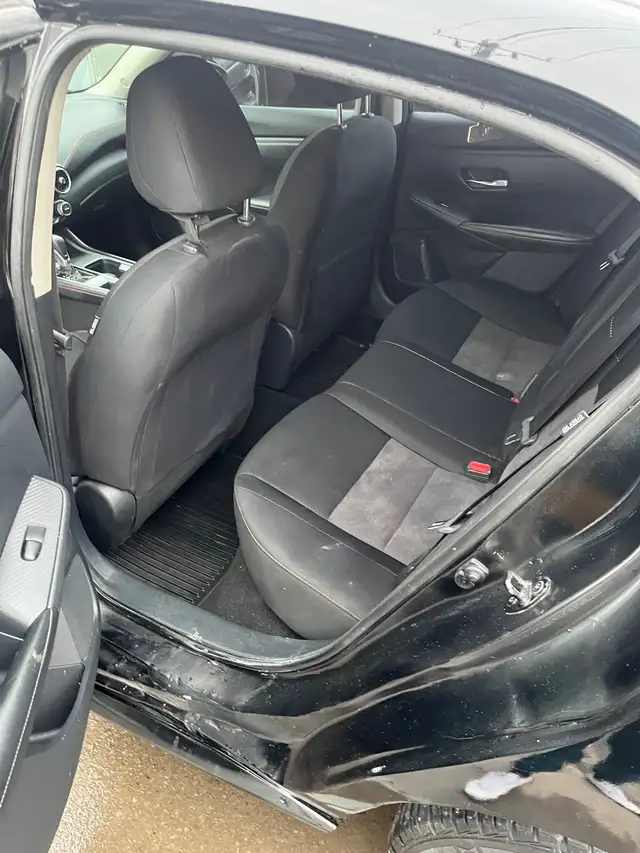 202- Nissan Sentra SV - Photo 4