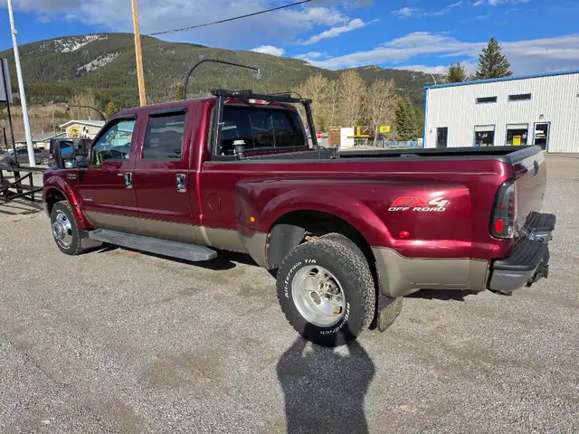 2006 Ford F-350 Superduty Lariat FX4 DRW - Photo 2