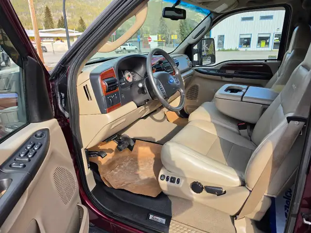 2006 Ford F-350 Superduty Lariat FX4 DRW - Photo 8