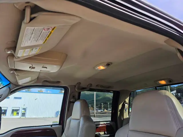 2006 Ford F-350 Superduty Lariat FX4 DRW - Photo 9