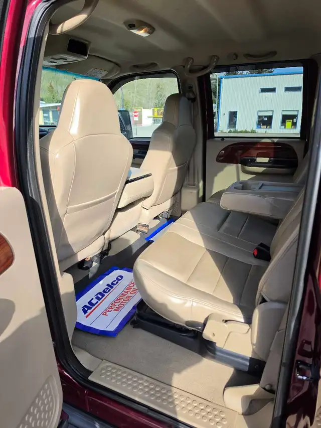 2006 Ford F-350 Superduty Lariat FX4 DRW - Photo 10