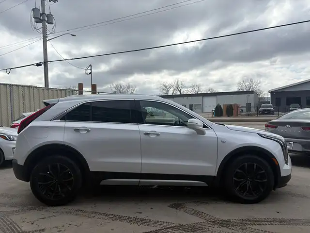 2019 CADILLAC XT4 AWD PREMIUM LUXURY - NAV - LTR SEATS - SUNROOF - Photo 6