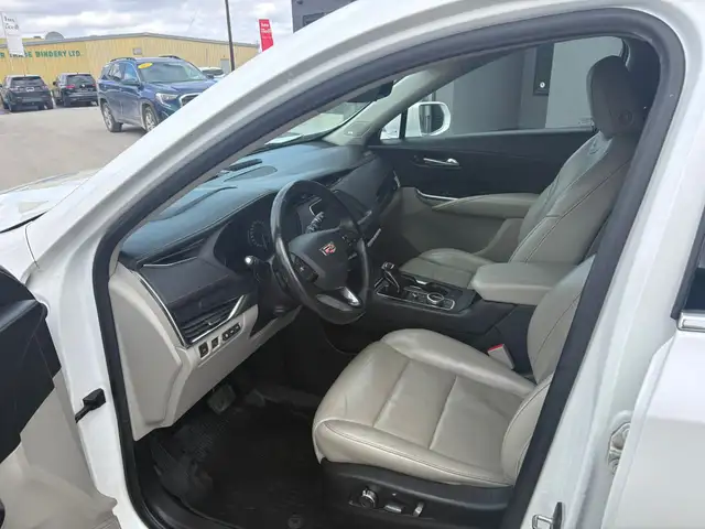 2019 CADILLAC XT4 AWD PREMIUM LUXURY - NAV - LTR SEATS - SUNROOF - Photo 10