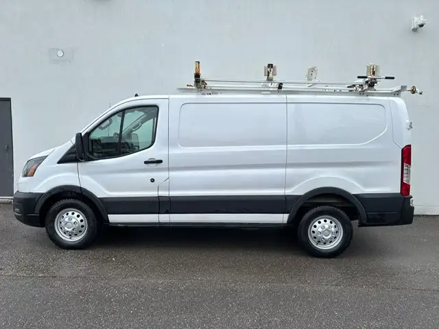 2021 Ford Transit Cargo Van T-150 AWD LADDER RACK-DIVIDER-CAMERA - Photo 2
