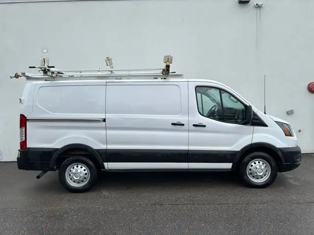 2021 Ford Transit Cargo Van T-150 AWD LADDER RACK-DIVIDER-CAMERA - Photo 6