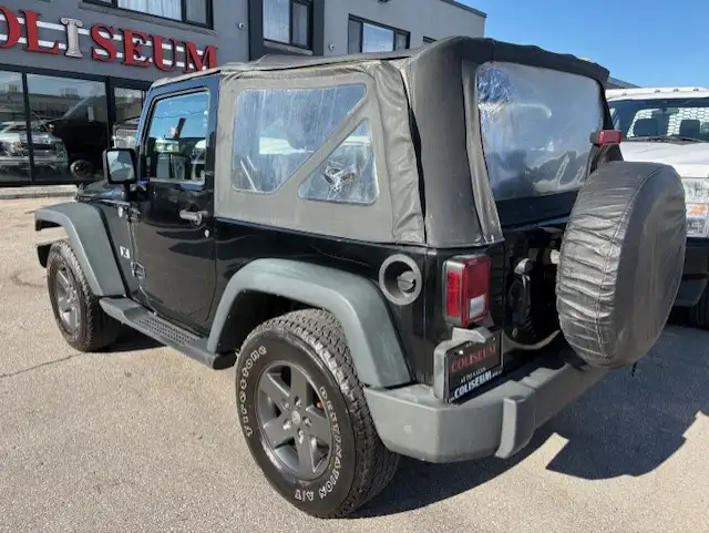 2009 Jeep Wrangler X 4WD 6 SPD MANUAL-NO ACCIDENTS-ALLOYS-ONLY $ - Photo 3