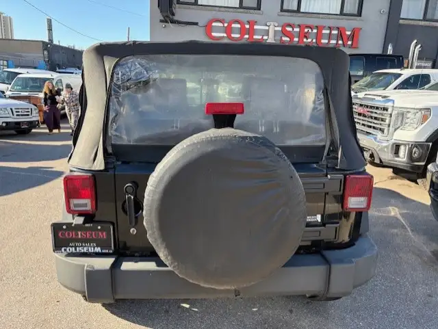 2009 Jeep Wrangler X 4WD 6 SPD MANUAL-NO ACCIDENTS-ALLOYS-ONLY $ - Photo 4