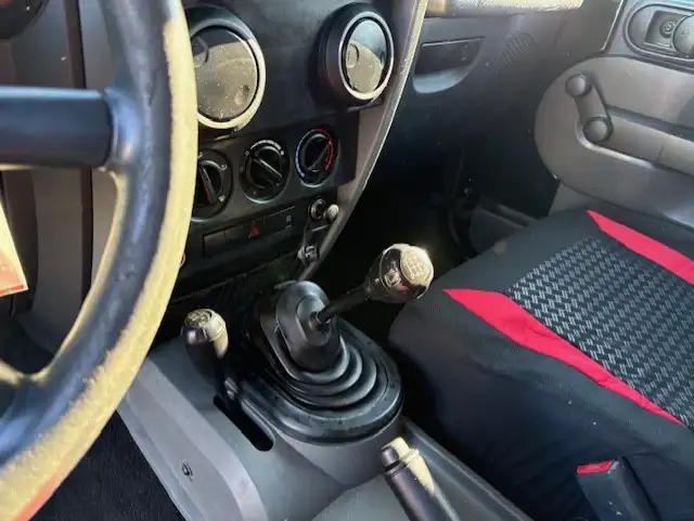 2009 Jeep Wrangler X 4WD 6 SPD MANUAL-NO ACCIDENTS-ALLOYS-ONLY $ - Photo 12