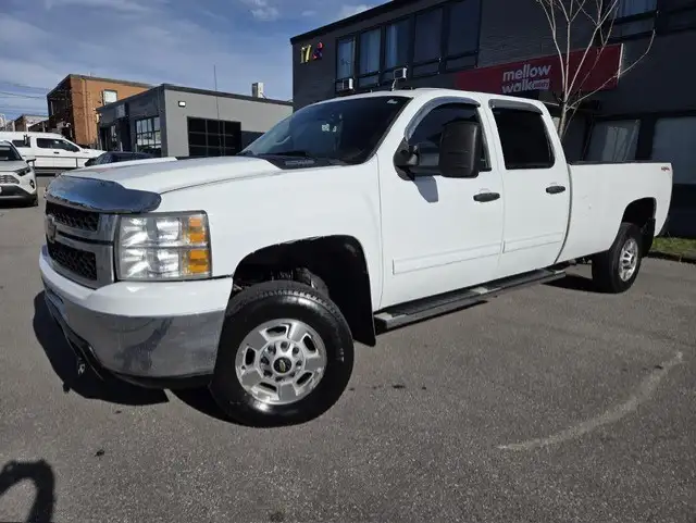2013 Chevrolet Silverado 2500HD LT  4WD CREW CAB-8FT LONG BOX-5T