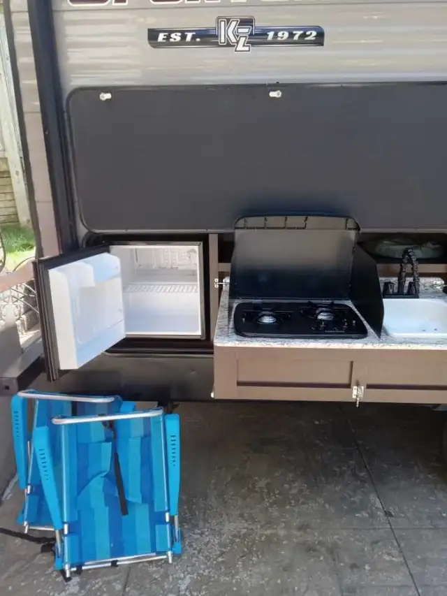 Don't camp in a ⛺️, consider this 2018 Sportsman 231 BHLE - Photo 3