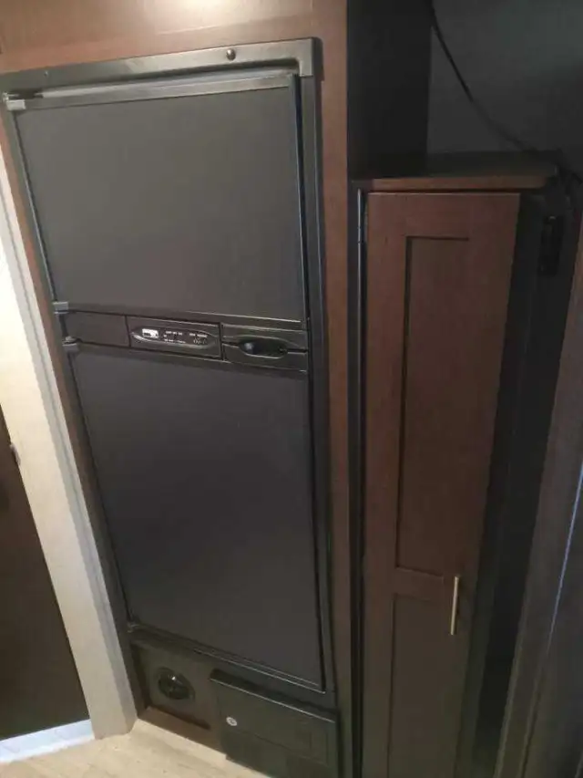 Don't camp in a ⛺️, consider this 2018 Sportsman 231 BHLE - Photo 4