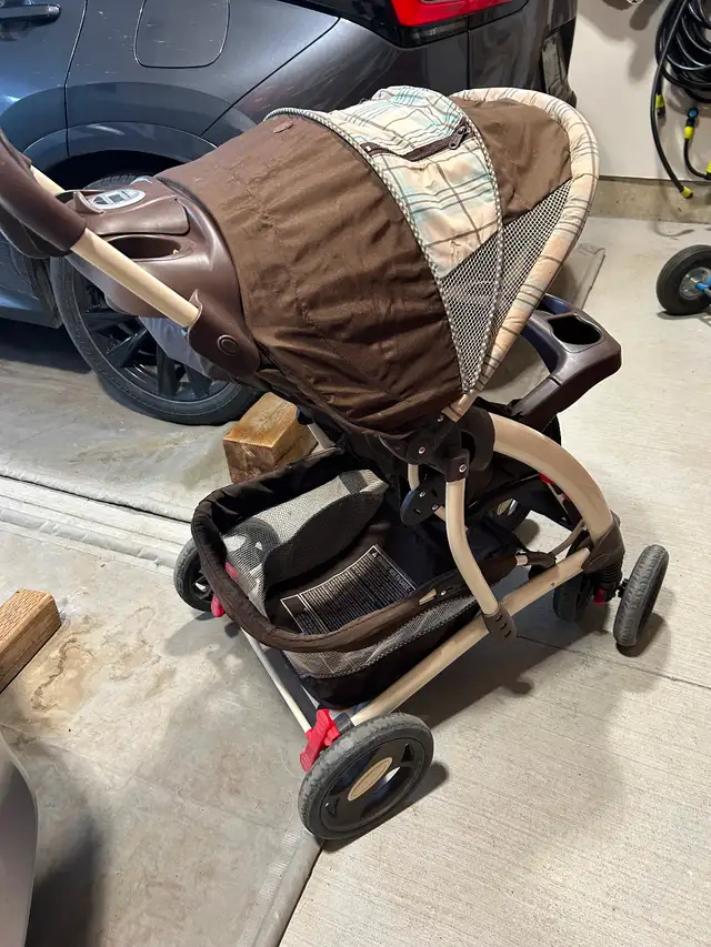 STROLLER: works Great ! Very Nice Shape ! - Photo 2
