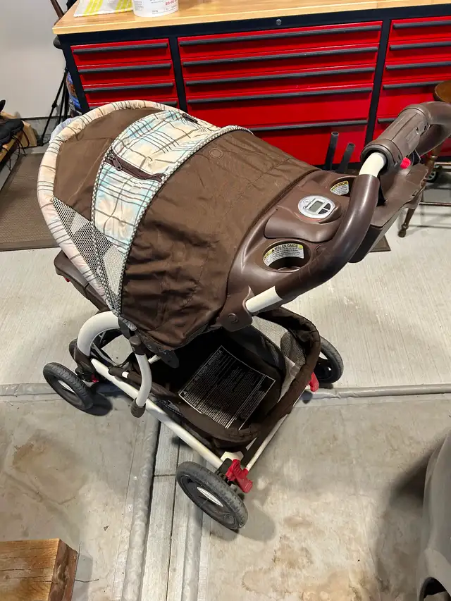 STROLLER: works Great ! Very Nice Shape ! - Photo 3