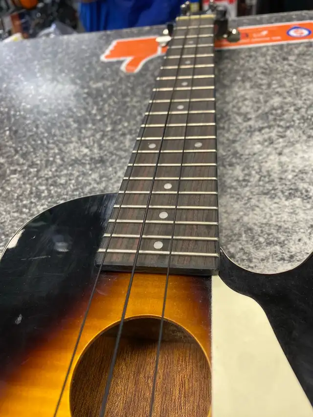 Epiphone Les Paul Electric Ukulele @ Cashopolis!!! - Photo 3