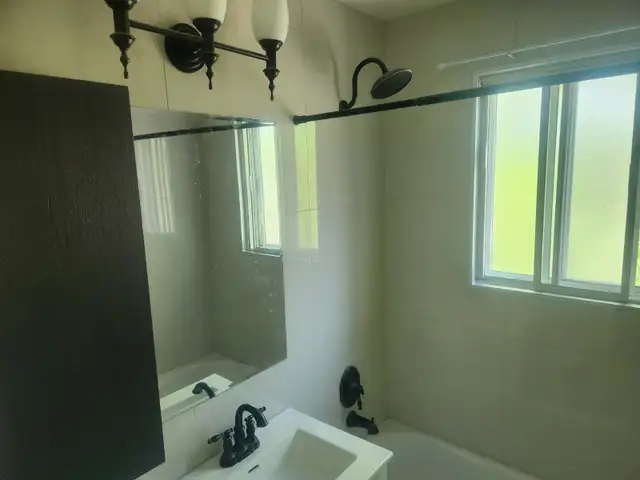 Grand 4 1/2 sur Lakeshore Renovee - Photo 6