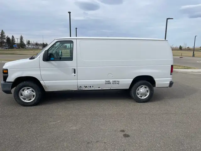 2012 E250 Cargo Van - Photo 9