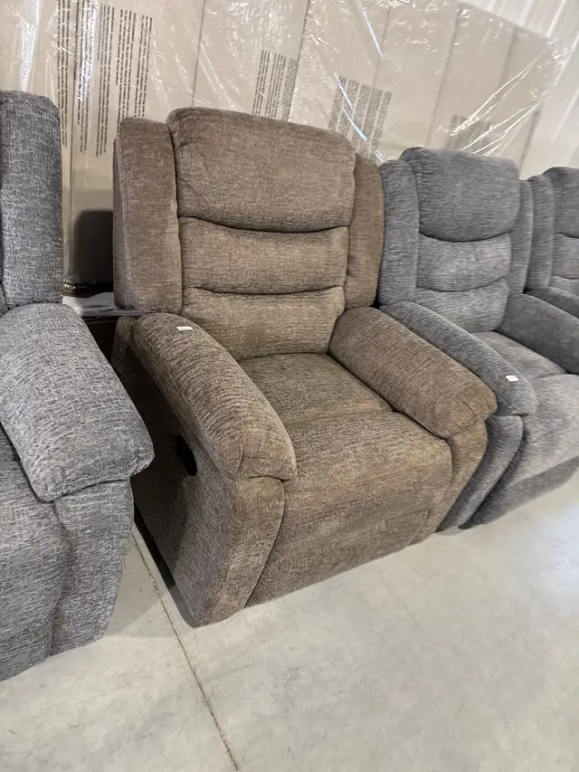 Fabric manual recliner in brown or grey