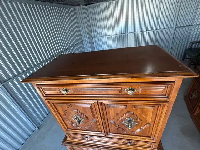 Free delivery used Vintage Wooden Armoire / Dresser - Photo 6