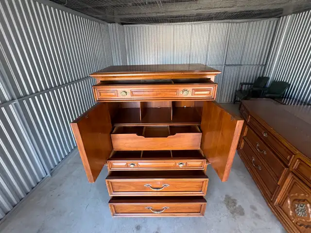 Free delivery used Vintage Wooden Armoire / Dresser - Photo 9