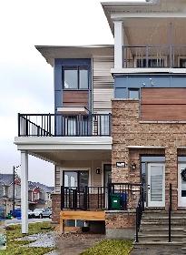 Three Bedroom Townhome Condo for Rent/ End Unit/Barrhaven/Nepean