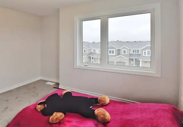Three Bedroom Townhome Condo for Rent/ End Unit/Barrhaven/Nepean - Photo 14