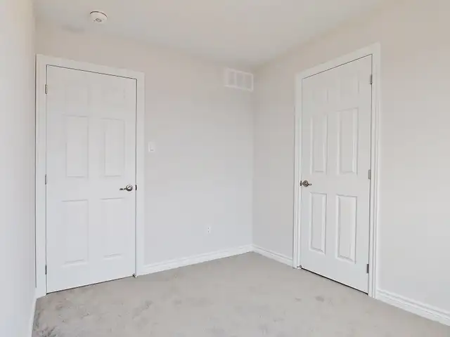 Three Bedroom Townhome Condo for Rent/ End Unit/Barrhaven/Nepean - Photo 16