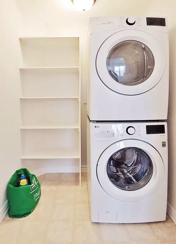 Three Bedroom Townhome Condo for Rent/ End Unit/Barrhaven/Nepean - Photo 17