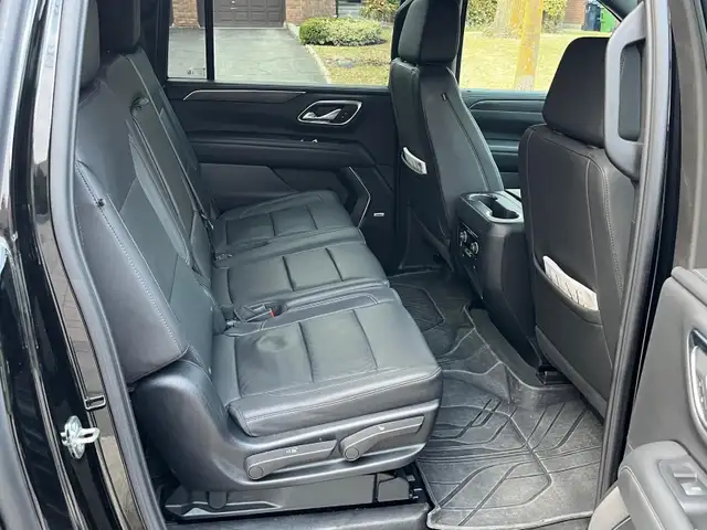 2023 Chevrolet Suburban LT (w/ Luxury Package) - Photo 4