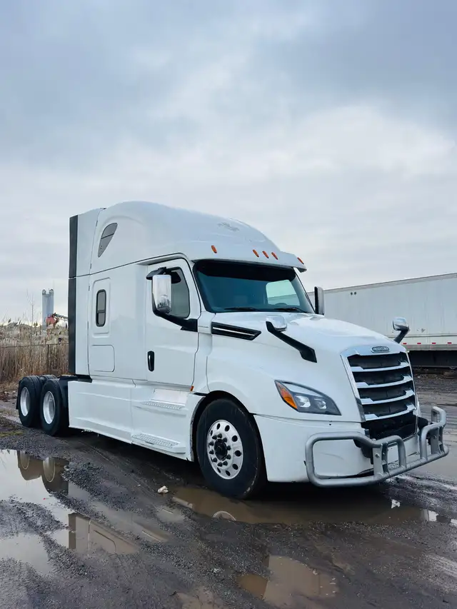 Looking for AZ driver with 1 year experience. US/CANADA