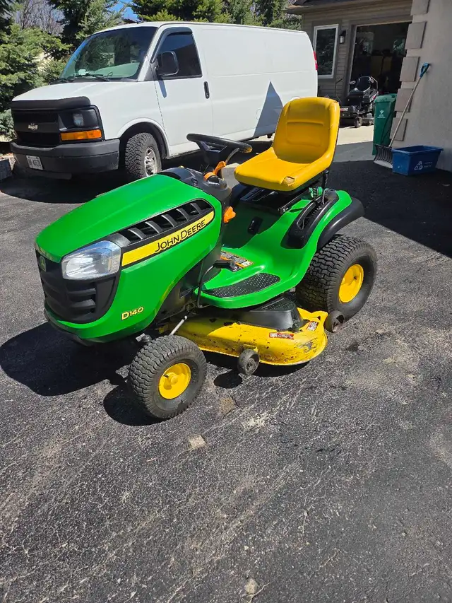 john deere d140 48' lawn tractor - Photo 4