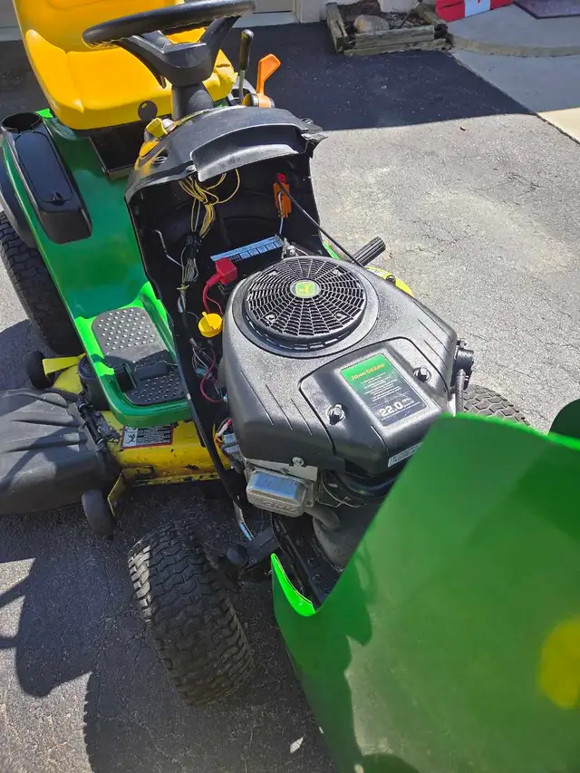 john deere d140 48' lawn tractor - Photo 9