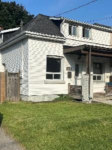4Br-2Wr House for Rent in Highly Sought Clairlea Neighbourhood