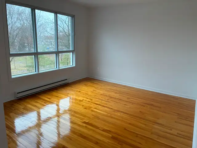 Ville Lasalle grand et  beau 4 1/2