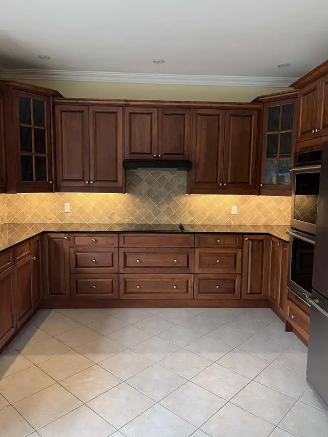 Kitchen Cabinets - Photo 2