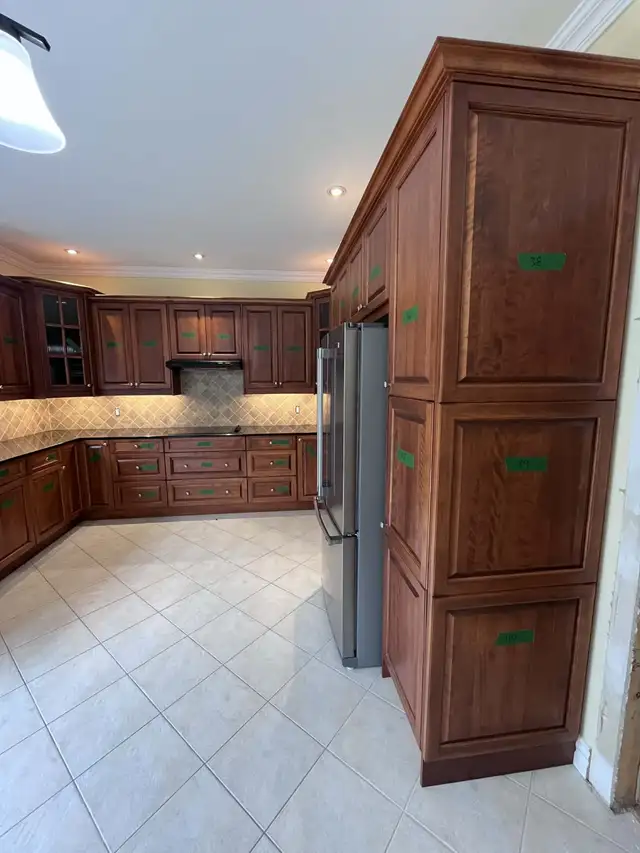 Kitchen Cabinets - Photo 9
